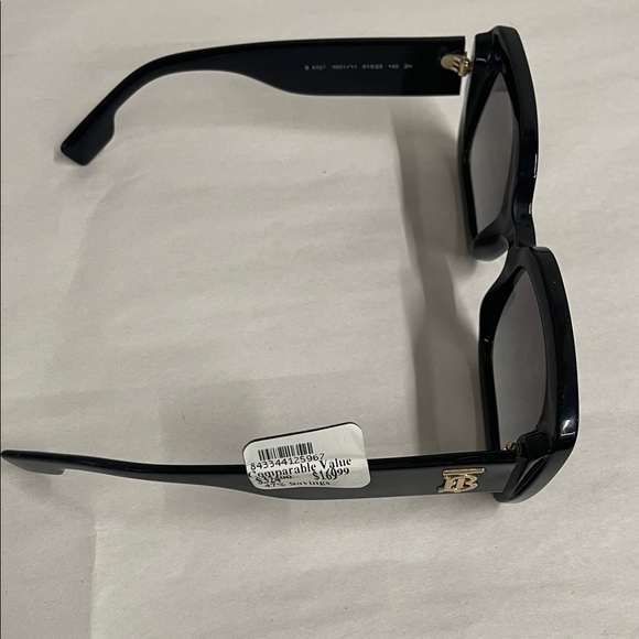 Burberry Black Oversized Sunglasses for women,black good condition no case.R14A - Picture 4 of 9